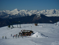 Widok na panoramę z wyższej stacji