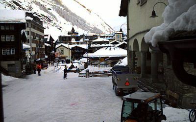 Zermatt - webcam 2018 01 10 - śnieg opanowany (źródło:zermatt.ch)