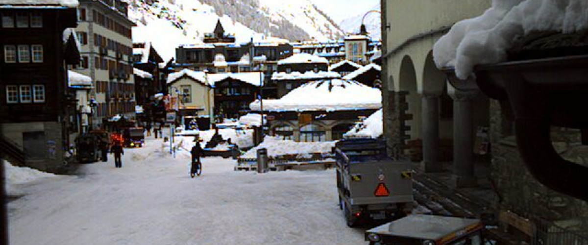 Zermatt - webcam 2018 01 10 - śnieg opanowany (źródło:zermatt.ch)