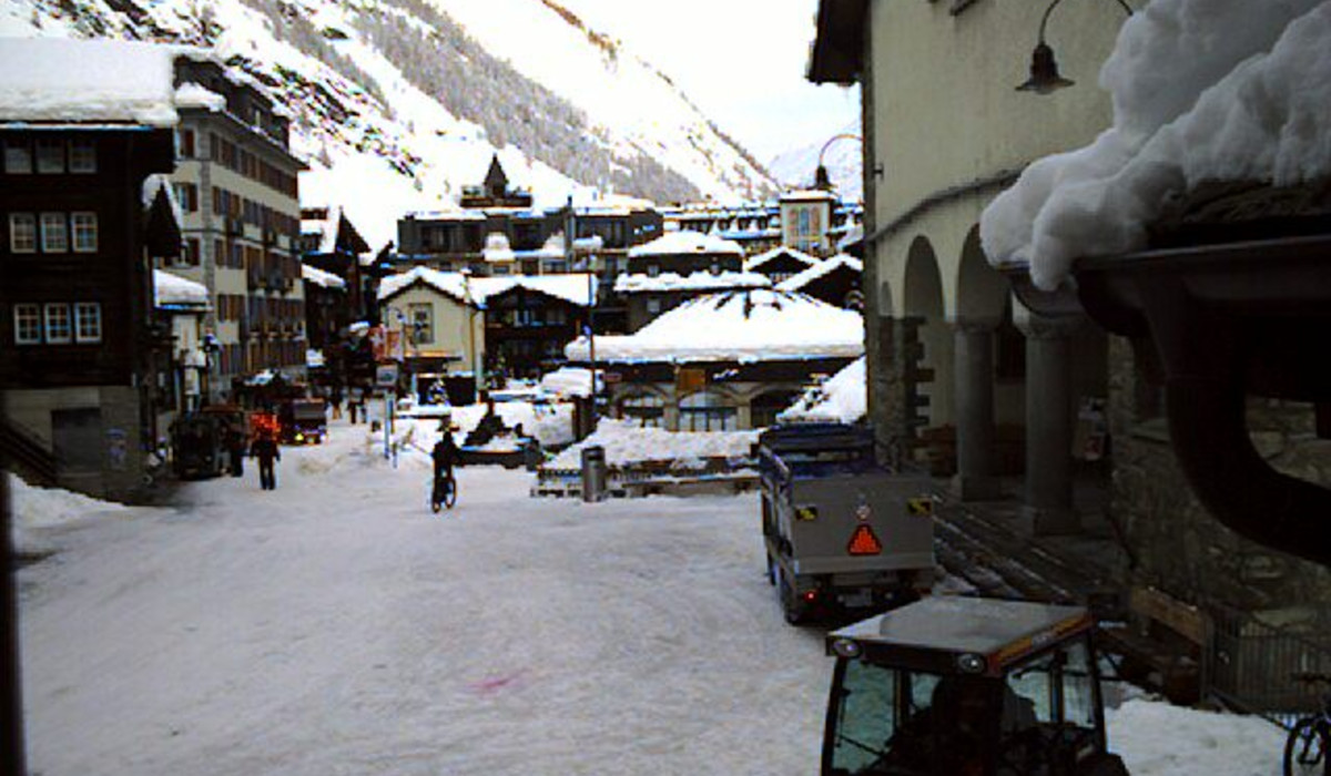 Zermatt - webcam 2018 01 10 - śnieg opanowany (źródło:zermatt.ch) Zermatt - webcam 2018 01 10 - śnieg opanowany (źródło:zermatt.ch)