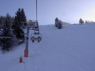 WYCIĄG KRZESEŁKOWY. STOK PO PRAWEJ STRONIE PRZYGOTOWANY DO ZAWODÓW. 22.01.2006