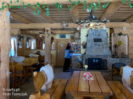 Ośrodek narciarski Cieńków-bar przy górnej stacji kolejki (fot. P. Tomczyk)