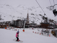 Widok na miasteczko ze stoku