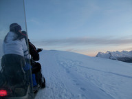 Piekine widoki przy zachodzącym słońcu