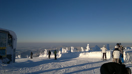 Górna stacja krzesełka Lysa Hora w Rokytnice nad Jizerou (foto: rokytnice.com)