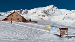 Tonale Malga Valbiolo Bar przy trasie 36 (fot. P. Tomczyk) Tonale Malga Valbiolo Bar przy trasie 36 (fot. P. Tomczyk)