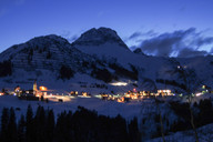 St.Anton nocąSt.Anton nocą