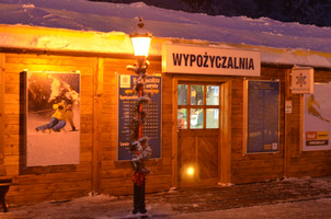 Wypożyczalnia sprzętu narciarskiego (foto: szwajcariabaltowska.pl)