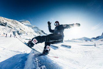 Snowpark a lodowcu Kitzsteinhorn w Kaprun (fot. ©Kitzsteinhorn)