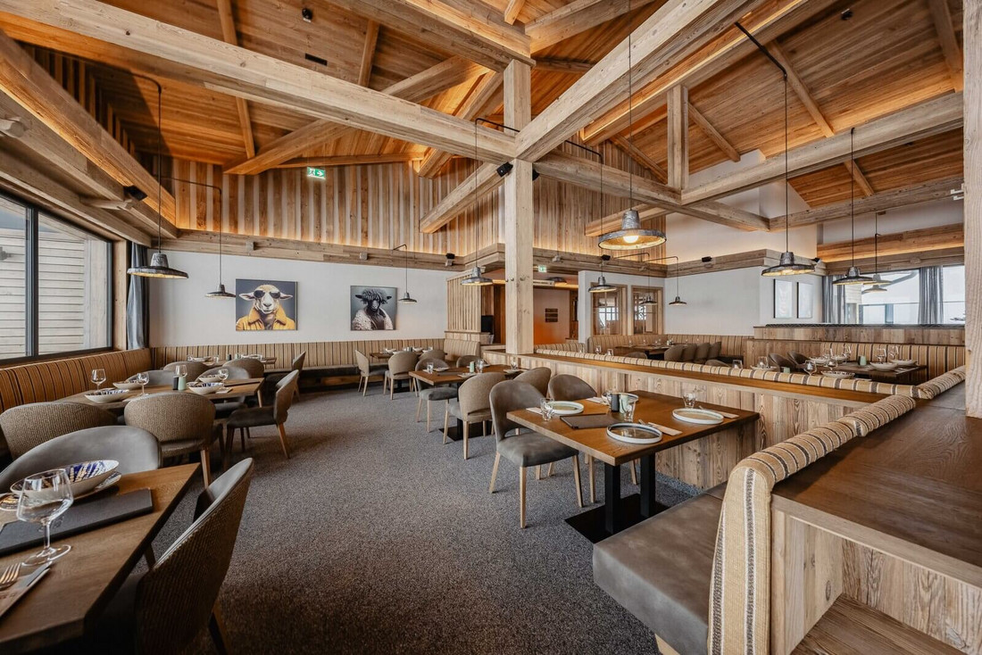 Panorama Restaurant Kreuzjoch w Schlick2000 / c Thorben Jureczko