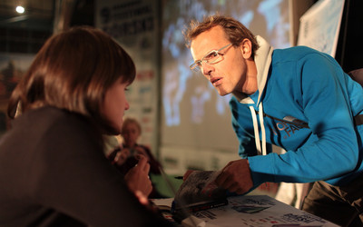 Simone Moro rozdaje autografy (fot. Adam Kokot/KFG)