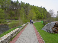 POGODA NIE JEST PEWNA. JEDZIEMY TRASAMI PRZY RZECE.