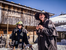 Wiedźma szykuje herbatkę z "ziołami" Wiedźma szykuje herbatkę z "ziołami"