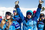 Podekscytowani zawodnicy 