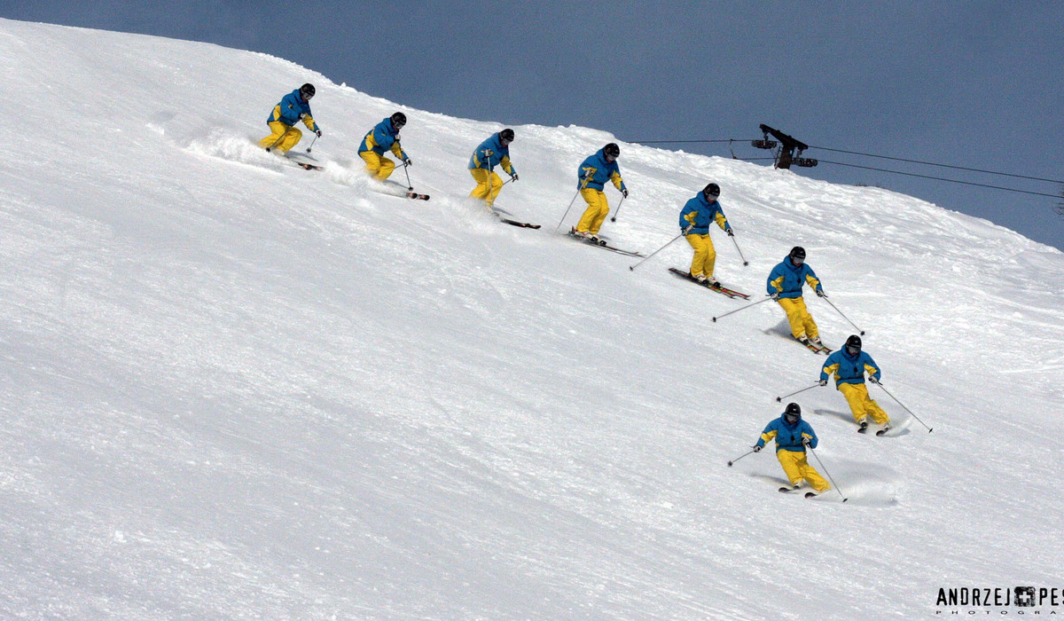 Seria połączonych ze sobą skrętów (foto: Andrzej Peszek) Seria połączonych ze sobą skrętów (foto: Andrzej Peszek)