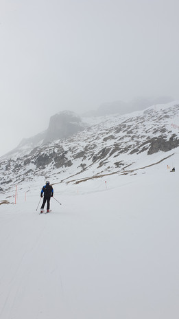 Sella Ronda w kierunku pomarańczowym, pogoda płata figla (fot. T. Knyć)