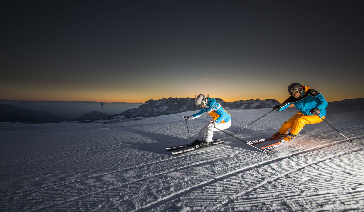 Narty o zachodzie słońca w Madonna di Campiglio - Brenta Dolomites  (fot. F. Modica)