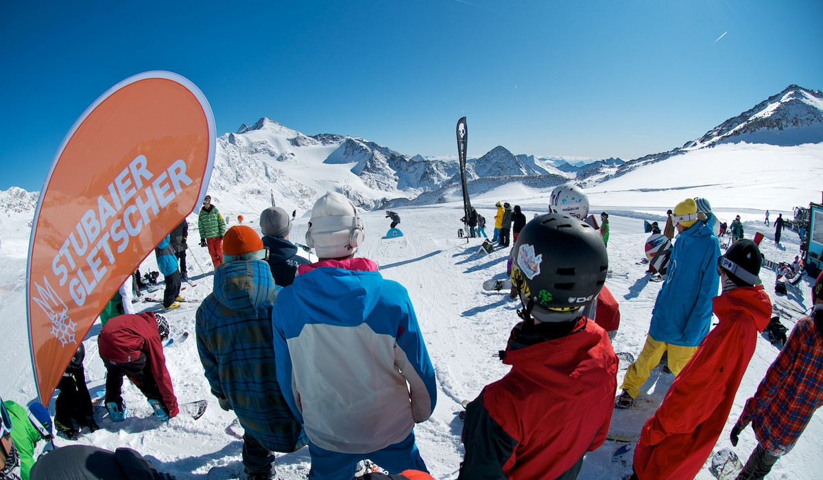 Narciarze na stoku (foto: Eigner Photo. Stubaier Gletscher) Narciarze na stoku (foto: Eigner Photo. Stubaier Gletscher)