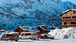 Tonale parking przy krzesełkach Valbiolo (fot. P. Tomczyk) Tonale parking przy krzesełkach Valbiolo (fot. P. Tomczyk)