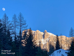 Ski Civetta koniec dnia zjazd na parking w Alleghe (fot. P. Tomczyk)