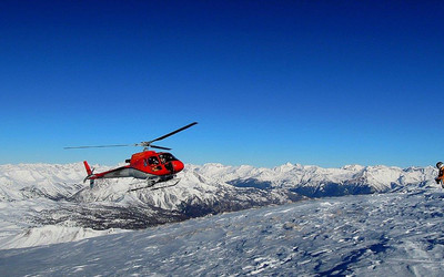 Helikopter ląduje na Mont Dormillouse (2974 m) - Sestriere (foto: archiwum Autora)