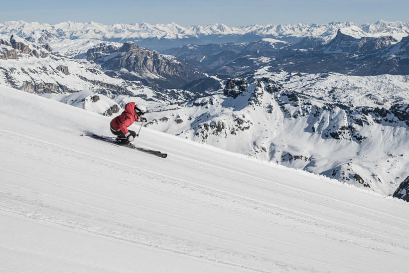 Narty ze skipassem Dolomiti Superski / fot. Harald Wisthaler Narty ze skipassem Dolomiti Superski / fot. Harald Wisthaler