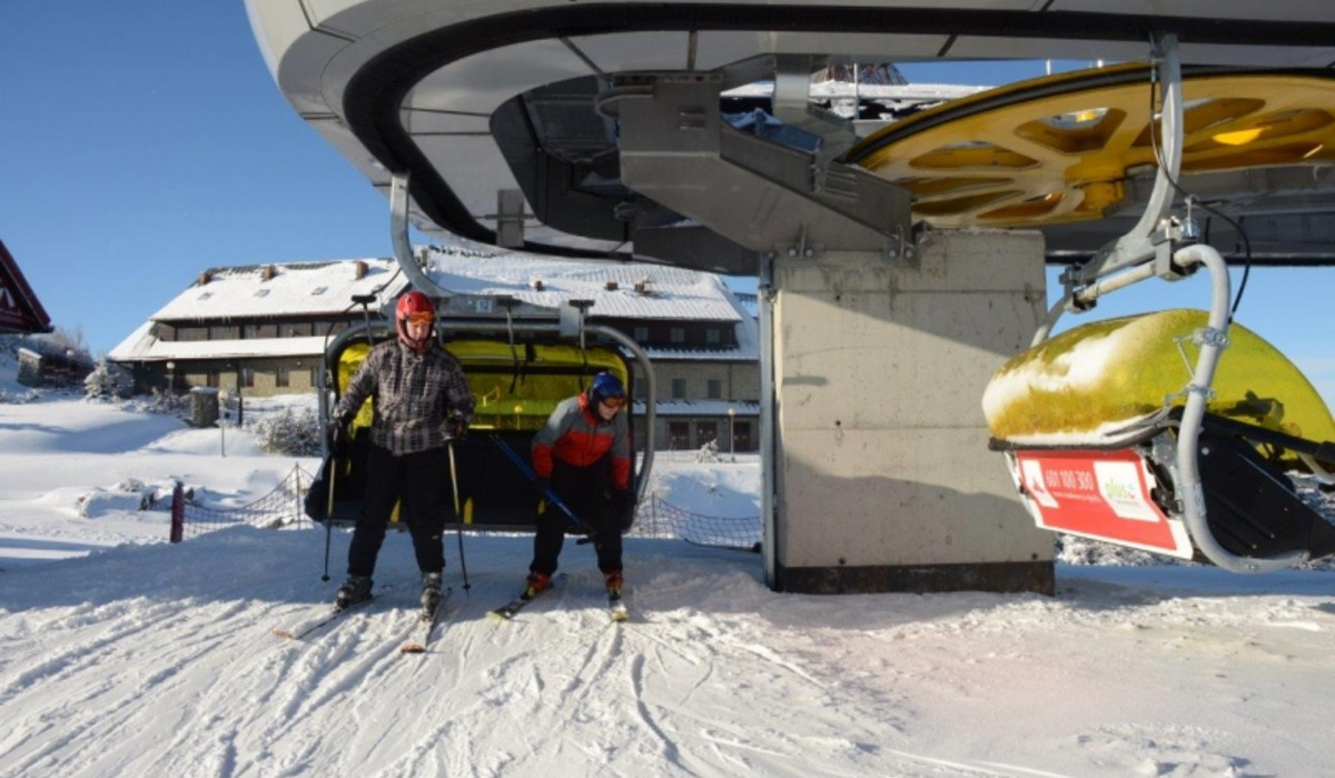 Górny odcinek kolei krzesełkowej (foto: skrzyczne.cos.pl)