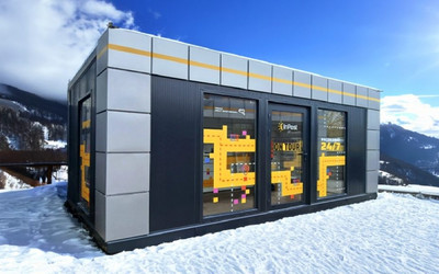 Mobilny Paczkomat InPost na stoku / źródło InPost