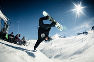 Snowpark Kitzsteinhorn ACTION HANDPLANT M. Horn (foto:M. Rohrbacher kitzsteinhorn.at)