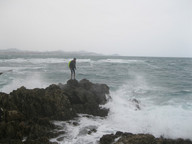 Lazurowe wybrzeże - skok do wzburzonego morza