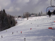 Widok na stok z wyciągu