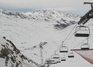 Jesteśmy na górnej stacji kolejki linowej. Gdzie to słońce? (foto: P.Tomczyk)