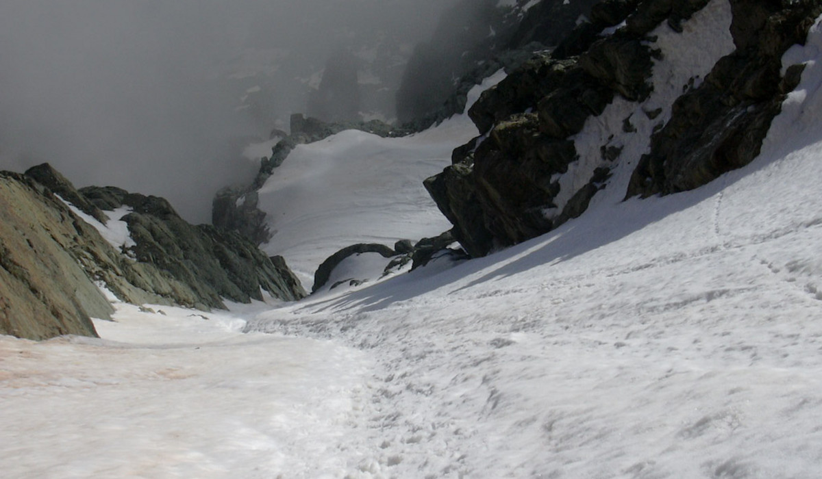 Wejście na Monviso z kuluaru  Perotti / fot. 	Bertubertu, lic. Creative Commons, it.wikipedia.org/wiki/File:Salita_canale_Perotti.jpg