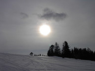 Słońce przebijające się przez chmury