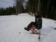 Niepełnosprawny narciarz 2