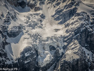 Ślady wiosennych lawin (stoki nie są zagrożone) (foto: PB Narty.pl) Ślady wiosennych lawin (stoki nie są zagrożone) (foto: PB Narty.pl)