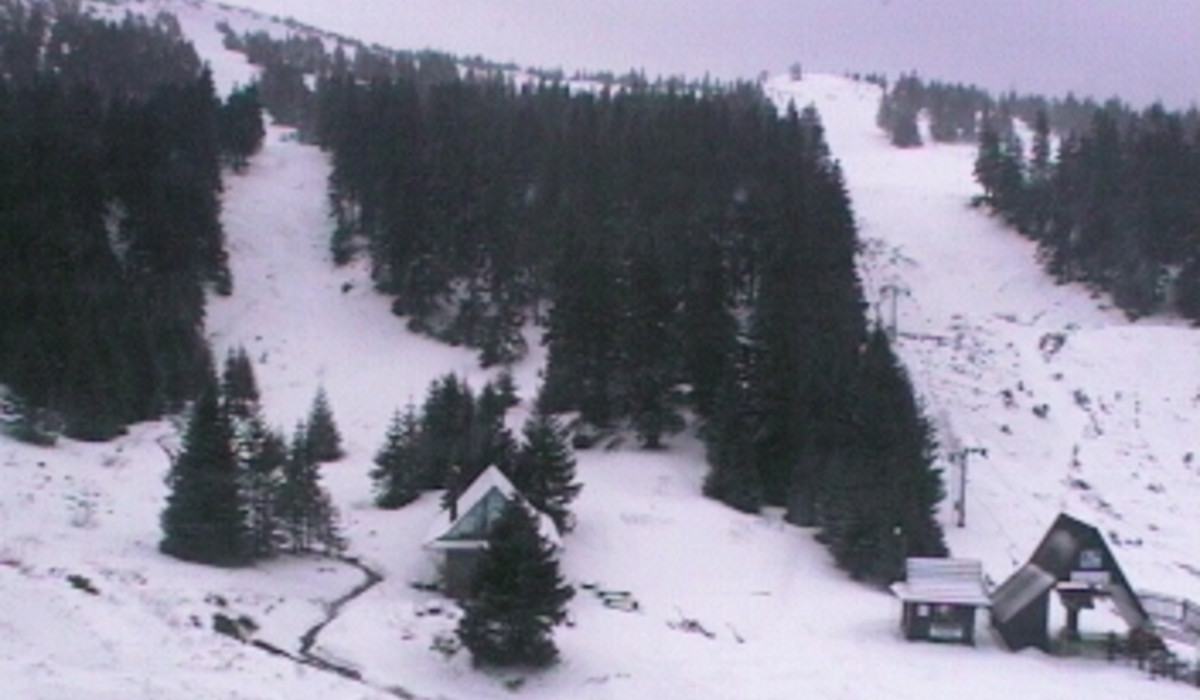 Widok z Hali Miziowej na Kopiec ( 2007-01-12 ) Widok z Hali Miziowej na Kopiec ( 2007-01-12 )