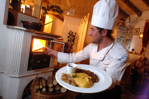 Szef kuchni z polentą (foto: Pierluigi Orler Dellasega)