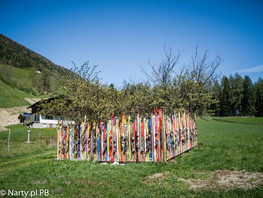 Forma protestu przeciw corocznej wymianie nart (foto: PB Narty.pl)