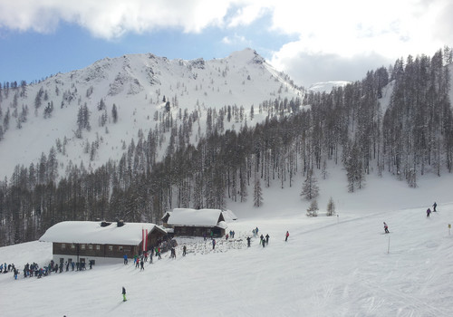 Ski Amade- widok na schronisko