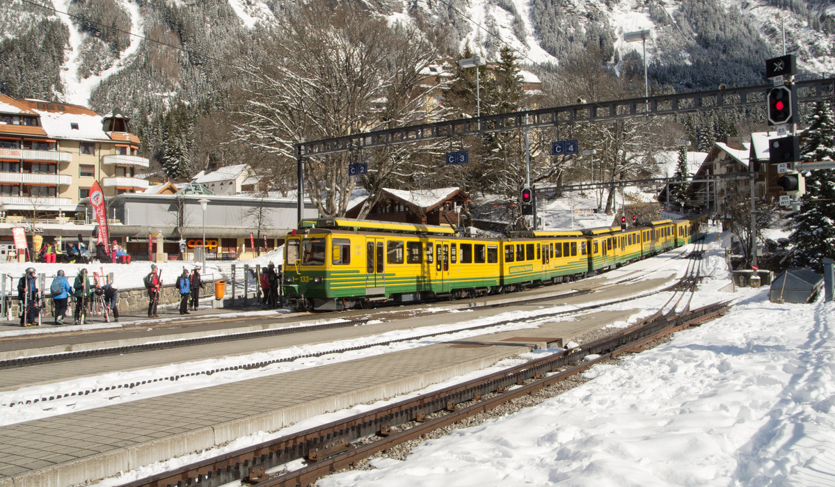 Dworzec kolejowy w górach (foto: PB Narty.pl)