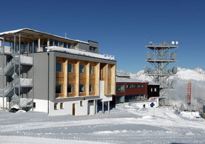 Venet Gipfelhütte w Genuss-Skigebiets