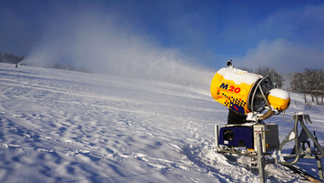 W Zieleńcu ruszyły armatki - listopad 2017 (foto: Zieleniec Ski Arena)