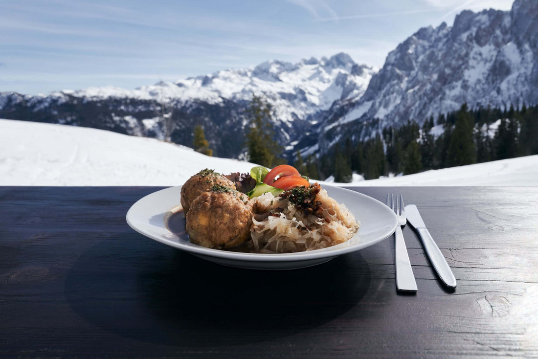 Dachstein West Hütte Knoedel gericht /fot. Oberoesterreich Tourismus GmbH Stefan Mayerhofer