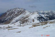 Wyciąg na tle gór 1