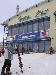 NA GÓRNEJ STACJI KOLEJKI JEST BARDZO PRZYJEMNA RESTAURACJA.