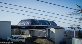 Hala Skrzyczeńska - górna stacja krzesła (foto: PB Narty.pl) Hala Skrzyczeńska - górna stacja krzesła (foto: PB Narty.pl)