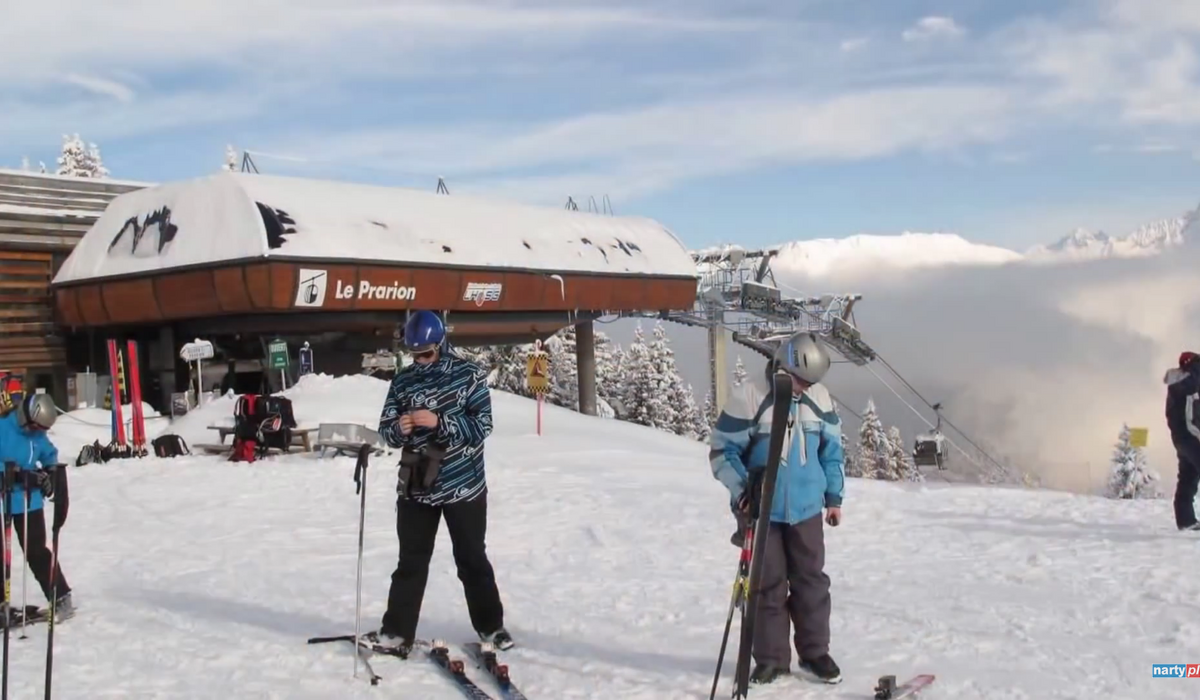 Dolina Chamonix zaprasza. Latem i zimą. Widok na trasy Les Houches.