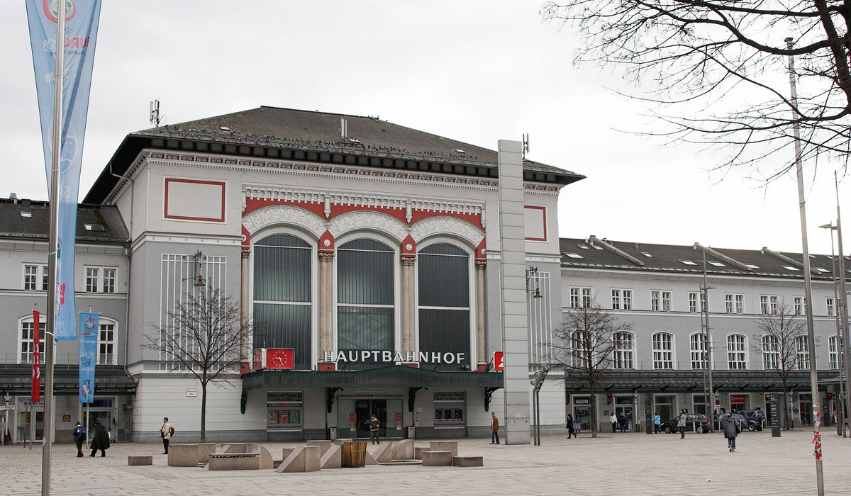 Dworzec kolejowy w Salzburgu / By Herbert Ortner, Vienna, Austria - Self-photographed, CC BY 2.5