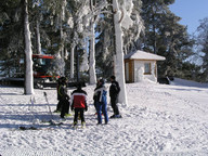 Czekając przed trasą